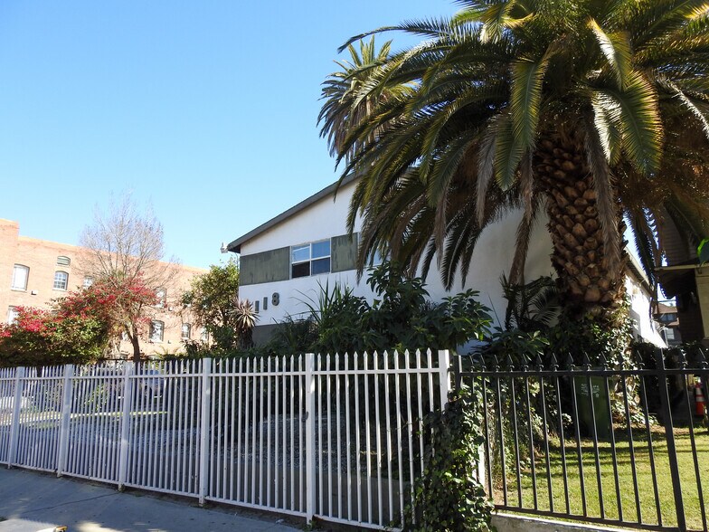 1118 S Lake, Los Angeles, CA à vendre - Photo de l’immeuble – Image 3 sur 12