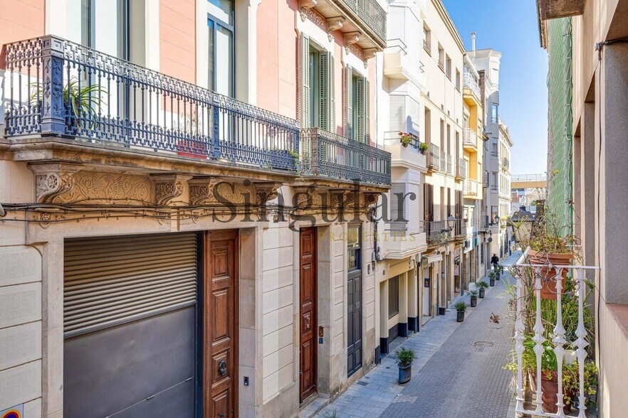 Immeuble residentiel dans Barcelone, Barcelona à vendre - Photo de l’immeuble – Image 1 sur 37