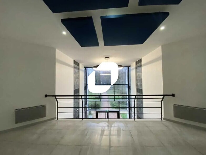 Bureau dans Gennevilliers à vendre - Photo de l’immeuble – Image 1 sur 9