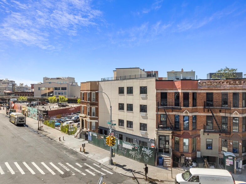 1075 West Farms Rd, Bronx, NY à vendre - Photo principale – Image 1 sur 8