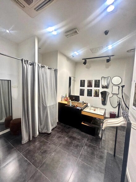 Local commercial dans Paris à louer - Photo intérieure – Image 3 sur 5