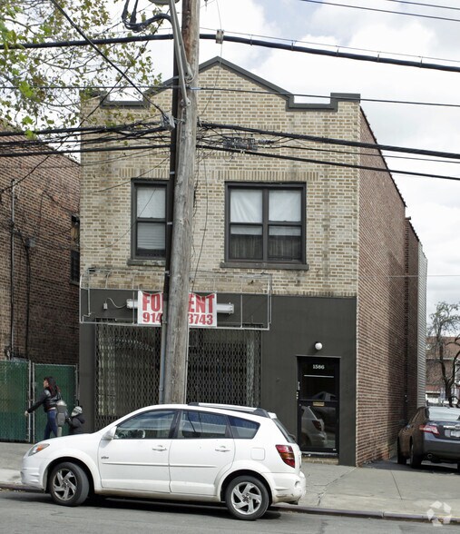 1586 Williamsbridge Rd, Bronx, NY à vendre - Photo de l’immeuble – Image 2 sur 2