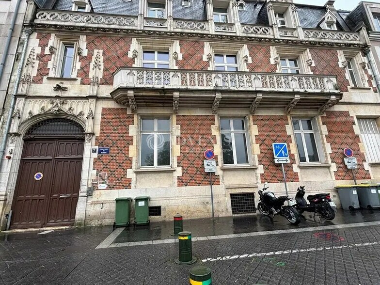 Bureau dans Orléans à vendre - Photo de l’immeuble – Image 2 sur 10