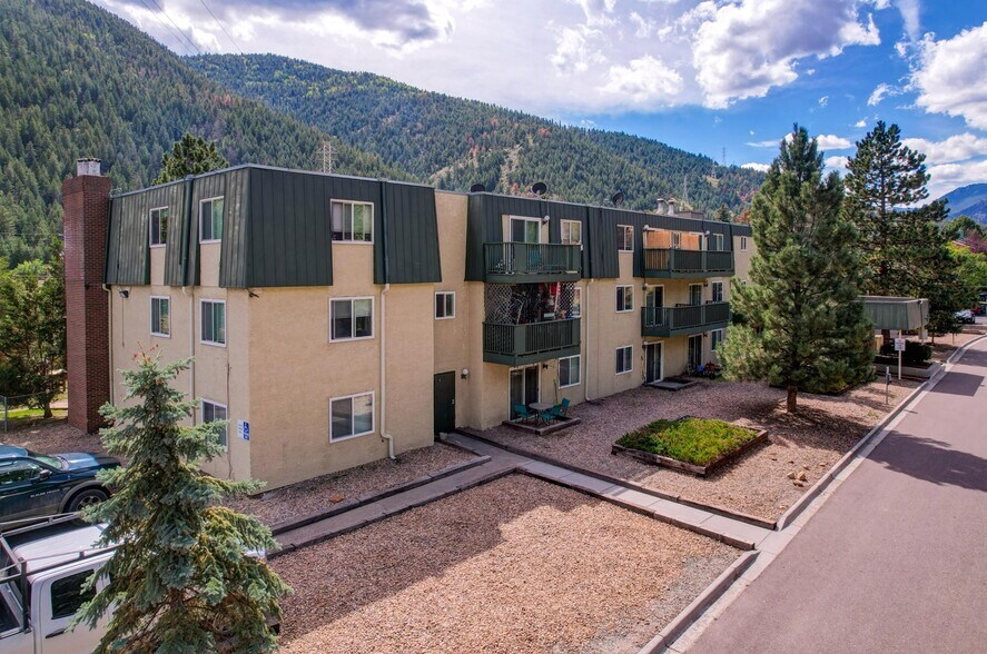 3201 Riverside Dr, Idaho Springs, CO à vendre - Photo de l’immeuble – Image 1 sur 22