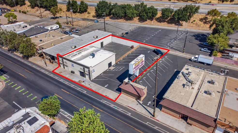1533 E Belmont Ave, Fresno, CA à vendre - Photo de l’immeuble – Image 2 sur 43