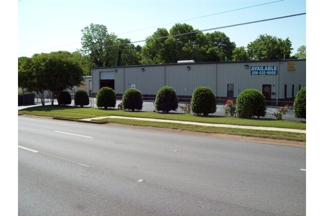 3015 Governors Dr SW, Huntsville, AL à vendre - Photo principale – Image 1 sur 7