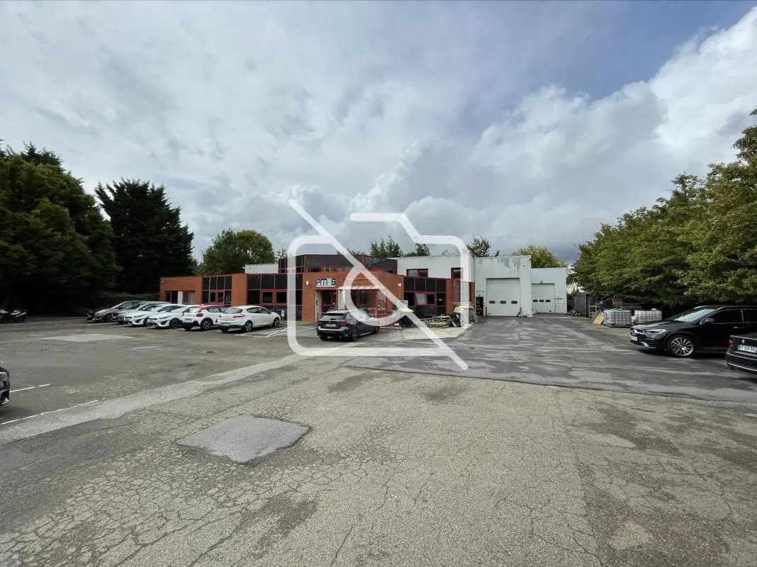 Industriel/Logistique dans Voisins-le-Bretonneux à vendre Photo de l’immeuble– Image 1 sur 16