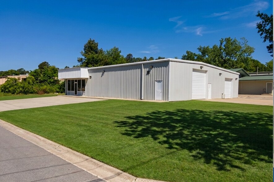 125 Porter Industrial Rd, Clarksville, AR à louer - Photo de l’immeuble – Image 1 sur 9