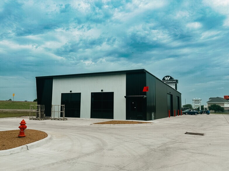 700 N Jim Wright Fwy, White Settlement, TX à louer - Photo de l’immeuble – Image 2 sur 14