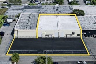 2655 NE 188th St, Miami, FL à louer Photo intérieure– Image 1 sur 14