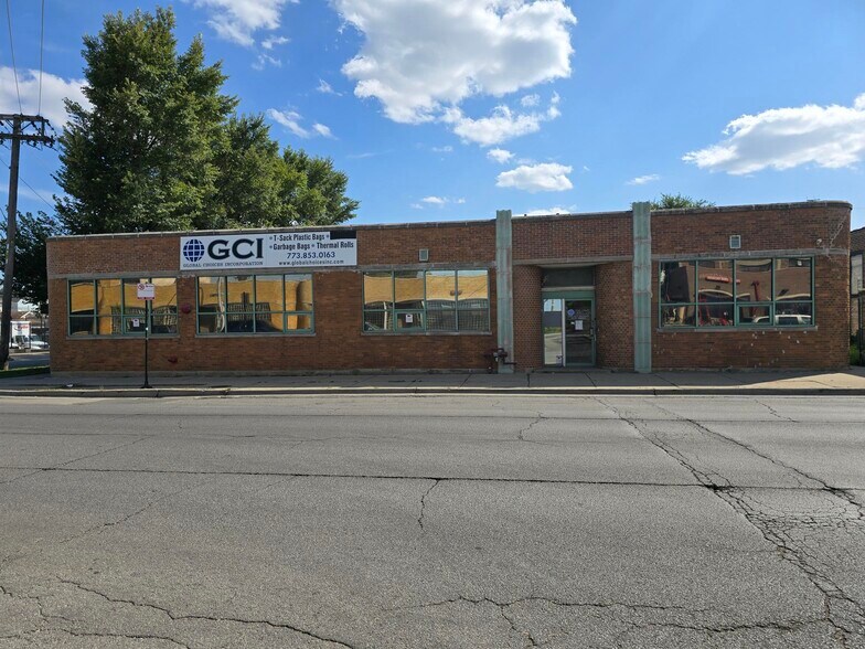 4535 W Addison St, Chicago, IL à vendre - Photo de l’immeuble – Image 3 sur 16