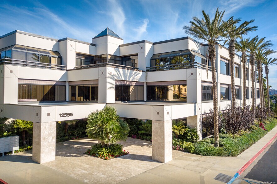 12555 High Bluff Dr, San Diego, CA à louer - Photo de l’immeuble – Image 2 sur 13