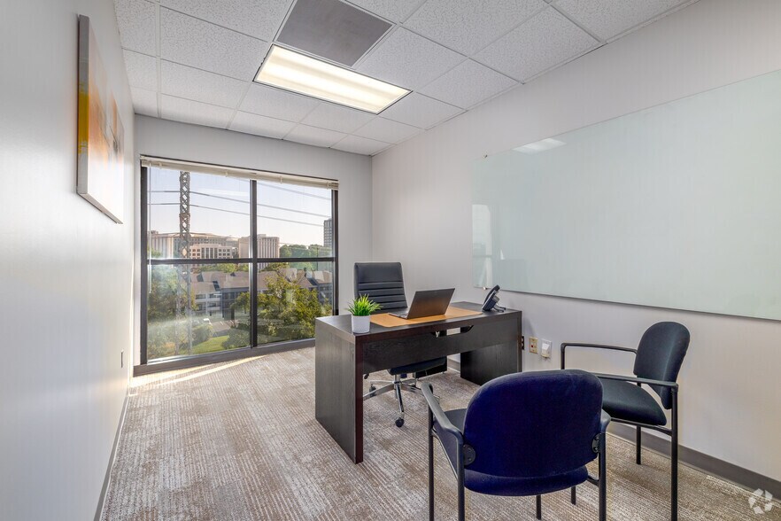6135 Park South Dr, Charlotte, NC à louer - Photo intérieure – Image 3 sur 23