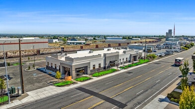 7034 W Clearwater Ave, Kennewick, WA à louer Photo de l’immeuble– Image 1 sur 8