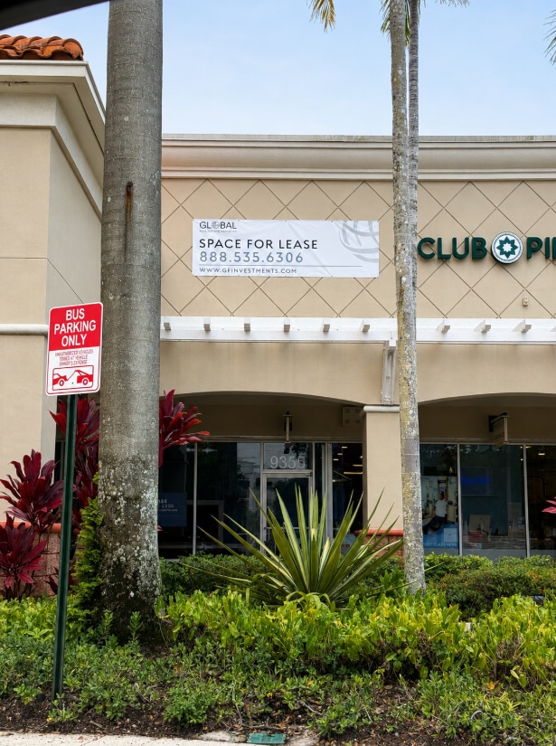 9010 W Commercial Blvd, Sunrise, FL à louer Photo intérieure– Image 1 sur 4