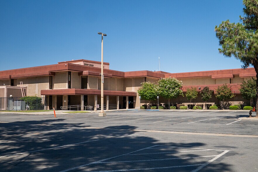 Visalia Medical Center portefeuille de 3 biens à vendre sur LoopNet.fr - Photo de l’immeuble – Image 2 sur 11