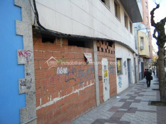 Local commercial dans Cáceres à louer - Photo de l’immeuble – Image 1 sur 2