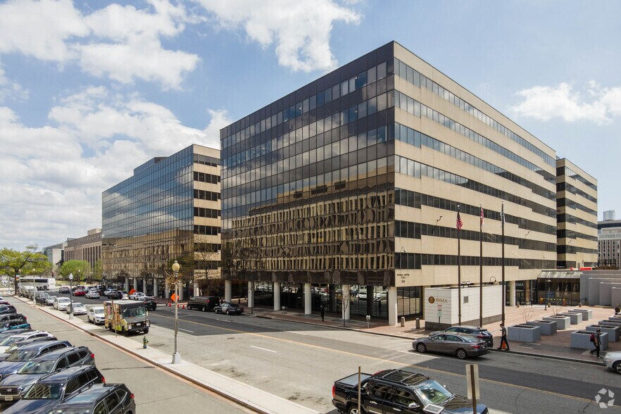 400 C St SW, Washington, DC à louer - Photo de l’immeuble – Image 1 sur 5