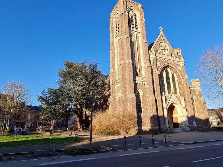 Local commercial dans Amiens à louer - Photo de l’immeuble – Image 1 sur 1