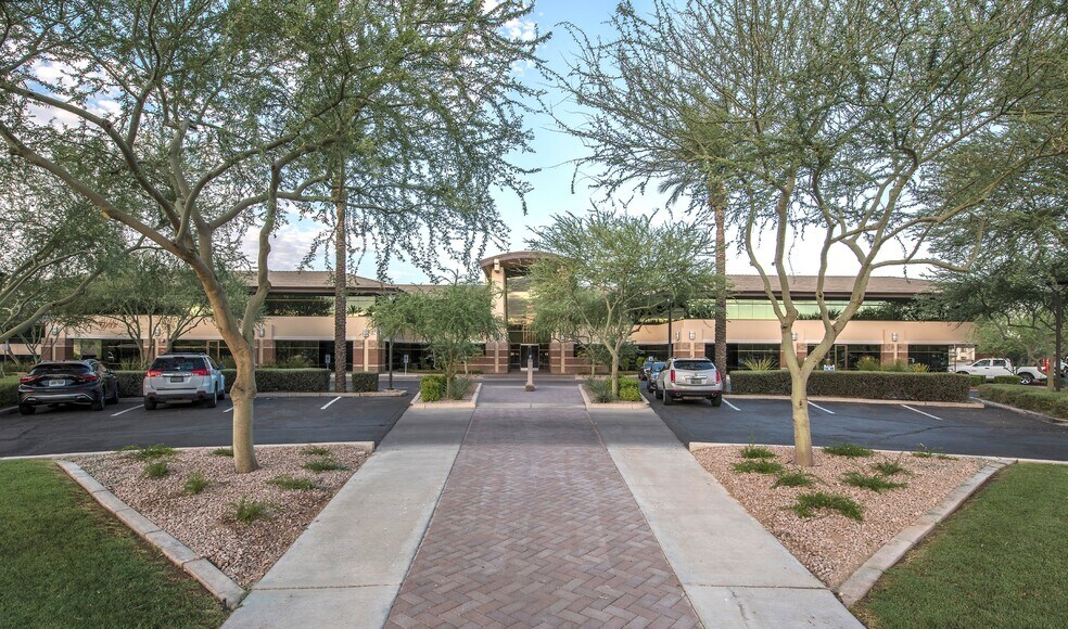 6909 E Greenway Pky, Scottsdale, AZ à louer - Photo de l’immeuble – Image 2 sur 7