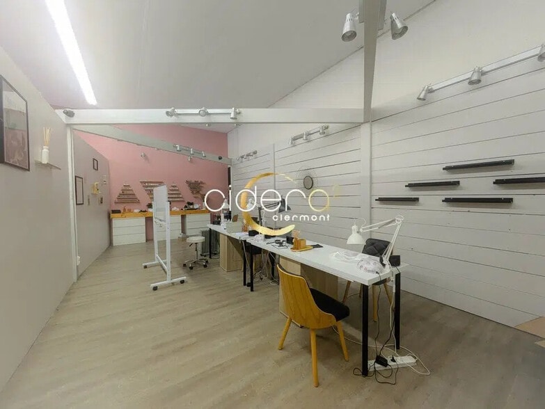 Local commercial dans COURNON-D'AUVERGNE à louer - Photo de l’immeuble – Image 3 sur 7