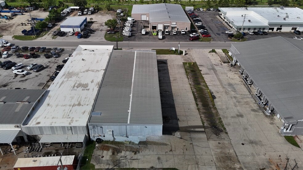 333 Seaboard Ave, Venice, FL à vendre - Photo de l’immeuble – Image 3 sur 8