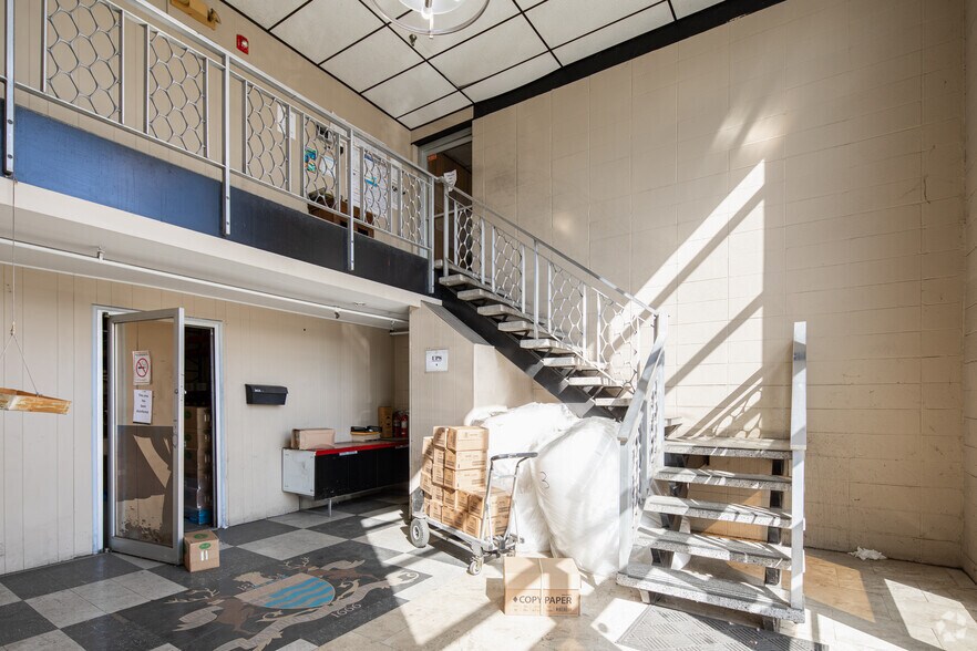 6-12 Hoover Ave, Haverstraw, NY à louer - Hall d’entrée – Image 2 sur 21
