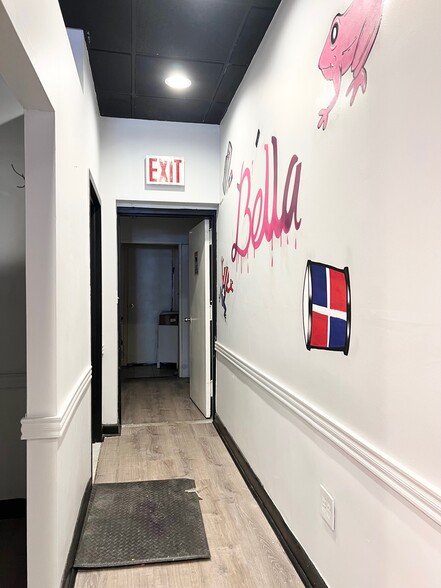 3233 Ampere Ave, Bronx, NY à vendre - Photo intérieure – Image 2 sur 20