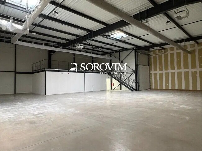 Plus de détails pour Bureau, Local d'activités à louer