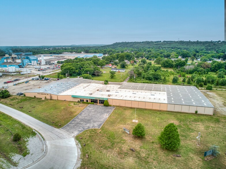601 US 75, Henryetta, OK à louer - Photo de l’immeuble – Image 1 sur 7