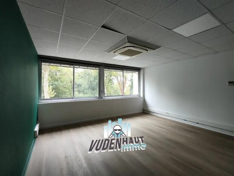 Bureau dans Saint-Jean à louer - Photo intérieure – Image 3 sur 9