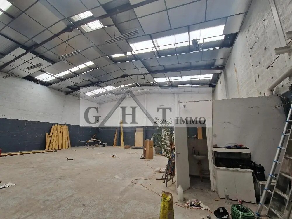 Industriel/Logistique dans Stains à louer Photo intérieure– Image 1 sur 6