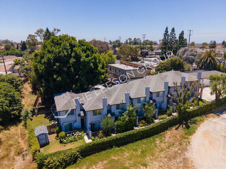 2230 Canyon Dr, Costa Mesa, CA à vendre - Photo de l’immeuble – Image 1 sur 11