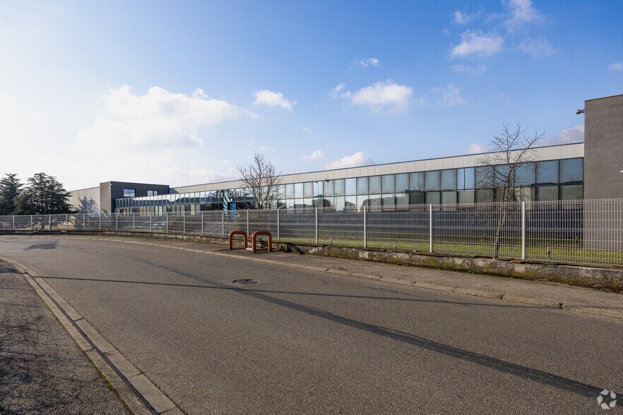 15 Rue Des Frères Lumière, Chassieu à louer - Photo de l’immeuble – Image 2 sur 9