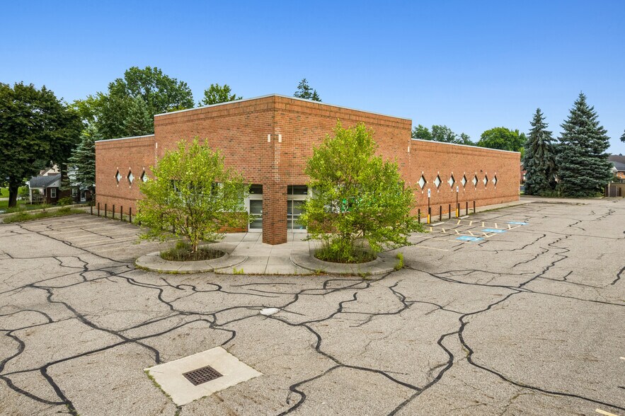 4342 Cleveland Ave NW, Canton, OH à louer - Photo de l’immeuble – Image 2 sur 4