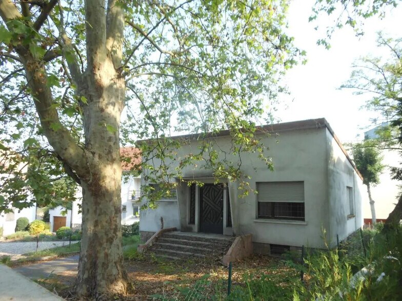 Local d'activités dans Forbach à vendre - Photo de l’immeuble – Image 2 sur 7