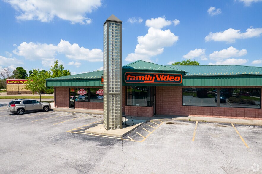 2402 E 53rd St, Davenport, IA à louer - Photo de l’immeuble – Image 2 sur 4