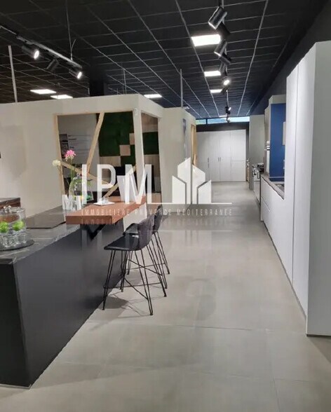 Local commercial dans Gémenos à louer - Photo de l’immeuble – Image 2 sur 5