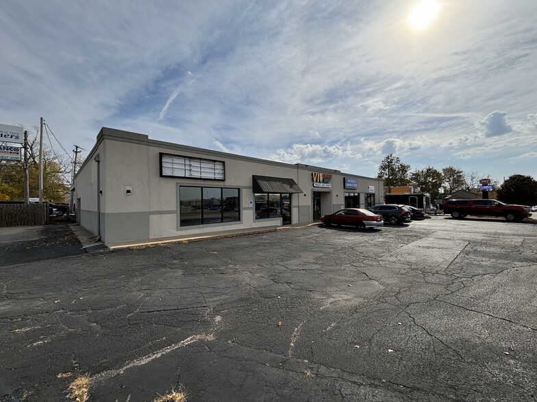 4218 N Sheridan Rd, Peoria, IL à louer - Photo de l’immeuble – Image 3 sur 6