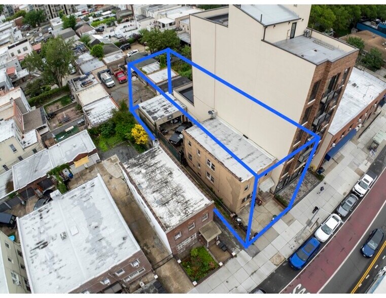 3014 21st St, Astoria, NY à vendre - Photo principale – Image 1 sur 1