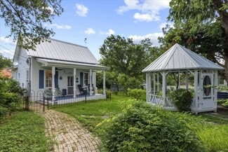 Plus de détails pour 702 E Main St, Round Rock, TX - Bureau à vendre