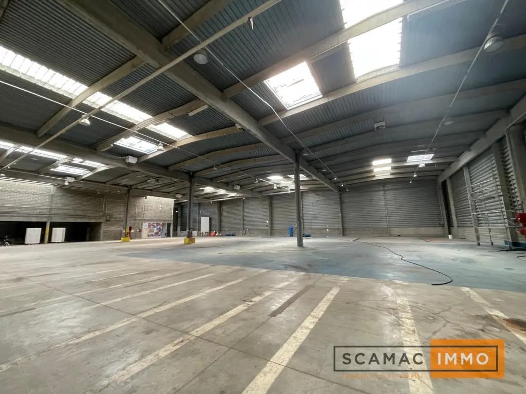 Industriel/Logistique dans Sucy-en-Brie à louer Photo intérieure– Image 1 sur 11