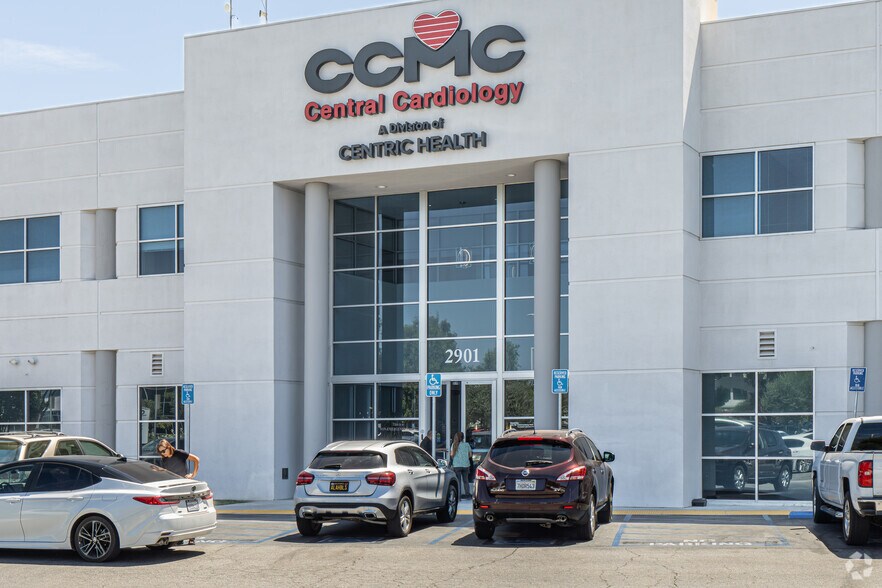 2901 Sillect Ave, Bakersfield, CA à vendre - Photo de l’immeuble – Image 3 sur 3