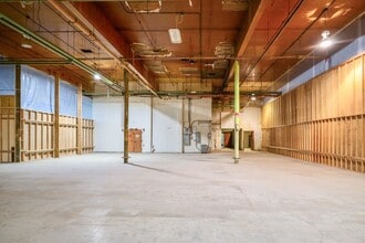 8324 Fraser St, Vancouver, BC à louer Photo intérieure– Image 2 sur 9