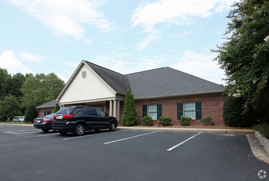 107 Dorsett Dr, Salisbury, NC à vendre - Photo de l’immeuble – Image 3 sur 7
