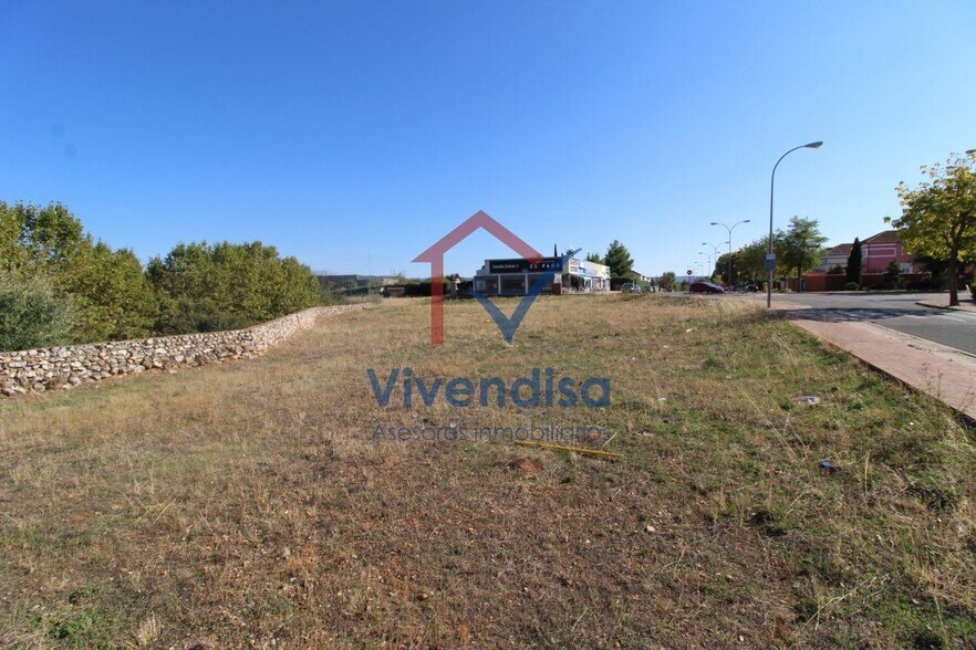 Calle Miguel de Cervantes, 3, Cabanillas del Campo, Guadalajara à vendre - Photo de l’immeuble – Image 3 sur 5