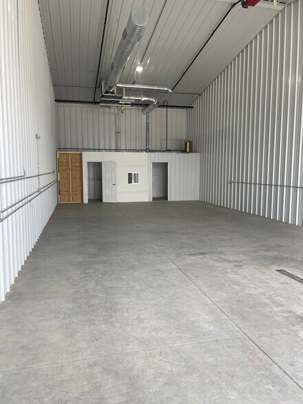3301 111th St, Urbandale, IA à vendre - Photo de l’immeuble – Image 2 sur 5