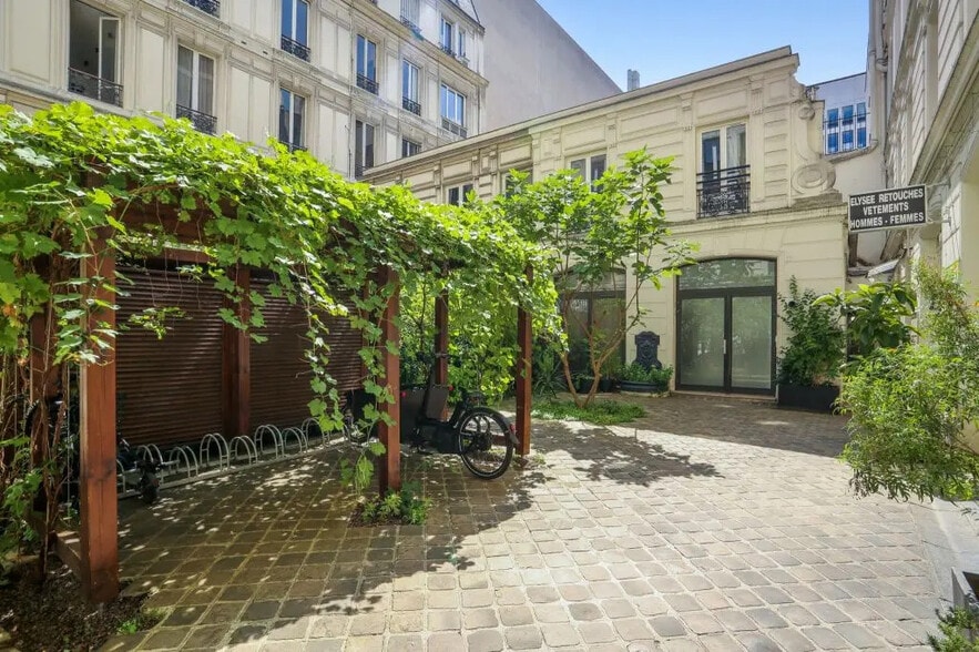 63 Rue De Ponthieu, Paris à louer - Photo de l’immeuble – Image 3 sur 9