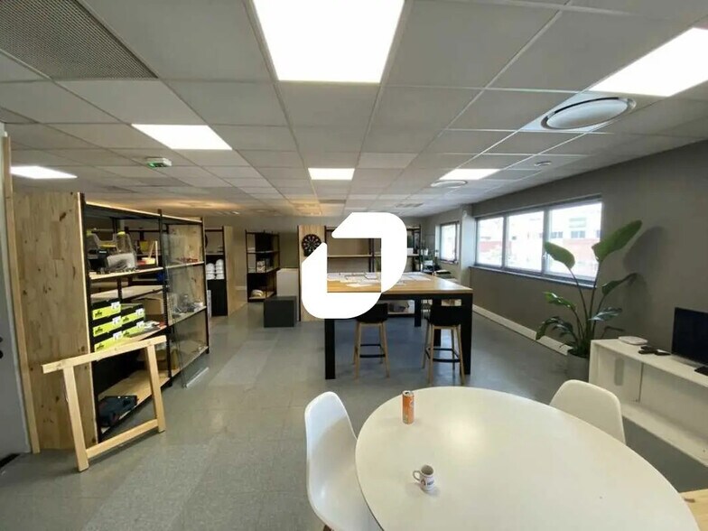 50 Rue Jean Zay, Saint-Priest à louer - Photo de l’immeuble – Image 3 sur 8