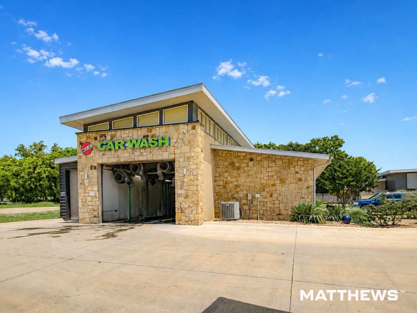516 Friendship Ln, Fredericksburg, TX à vendre Photo de l’immeuble– Image 1 sur 5